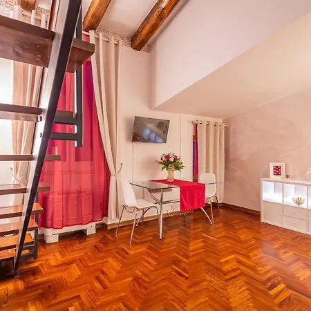 Bloom - Colosseo Apartmán